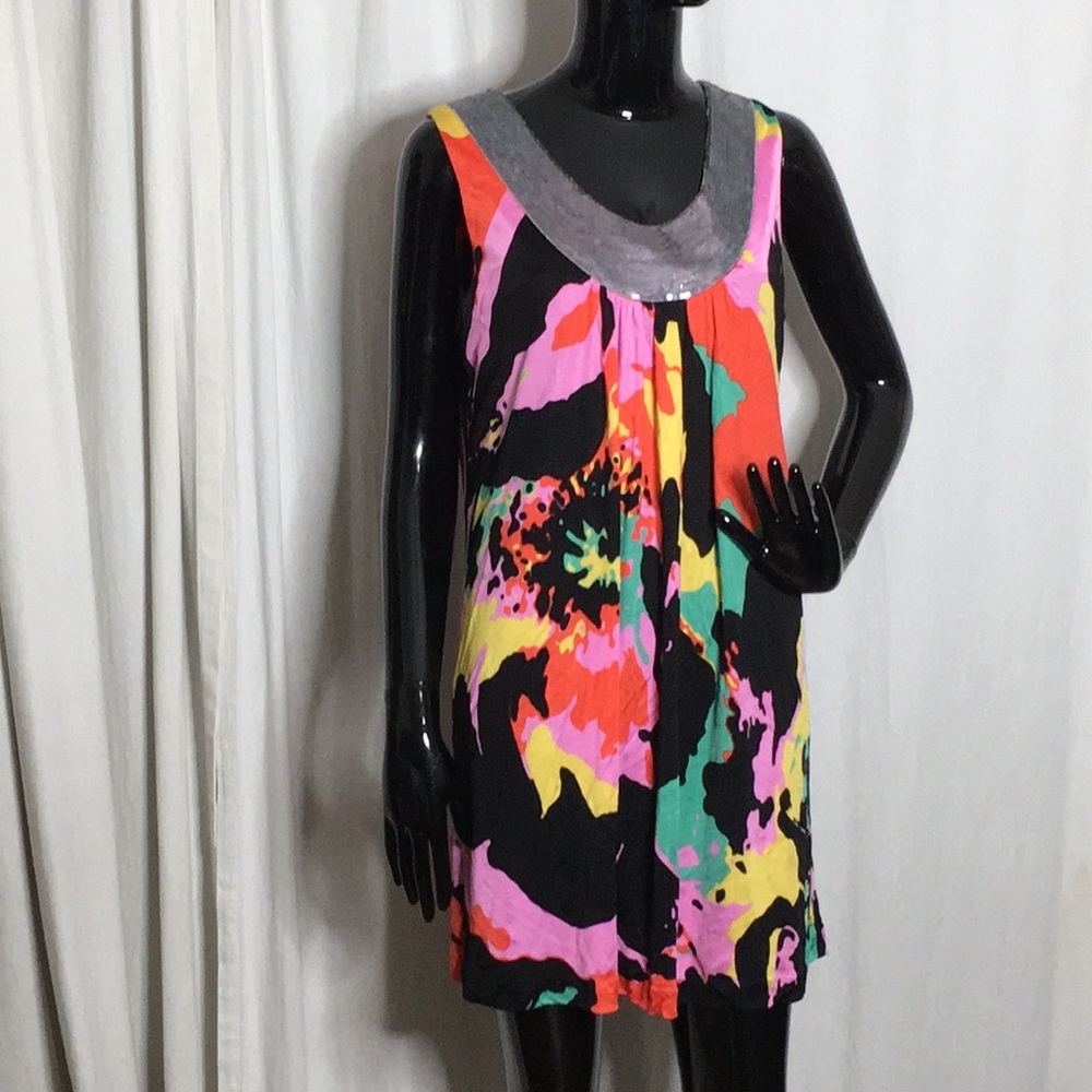 SoCa St. John lightweight colorful dress w/sequins